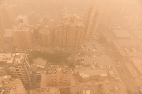 فيديو| بسبب سوء الطقس.. القبض على مصري في الكويت