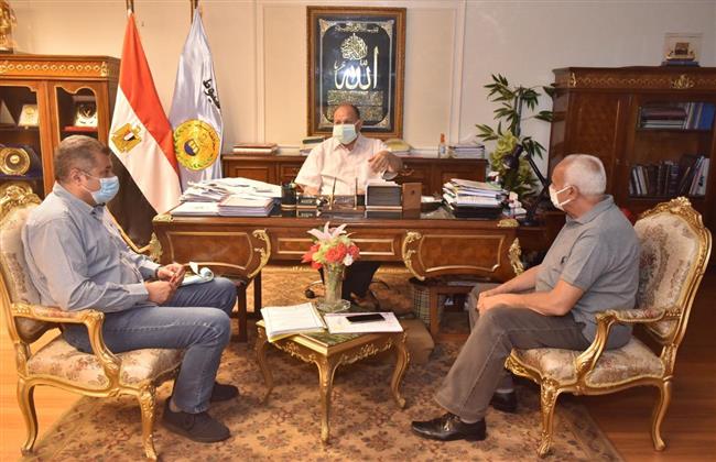 محافظ أسيوط يلتقى بوكيل التعليم لاستعراض تشكيل لجنة اختيار القيادات الوسطى