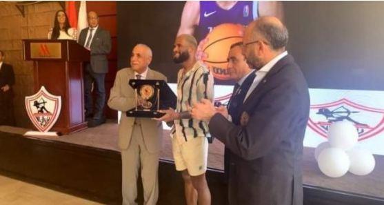لبيب يكرم عبد الفتاح وفينجادا وجعفر