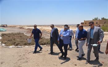   نائب محافظ بني سويف يتفقد الموقع المقترح لإقامة مدينة زراعية صناعية للنباتات الطبية والعطرية بالظهير الصحراوي 
