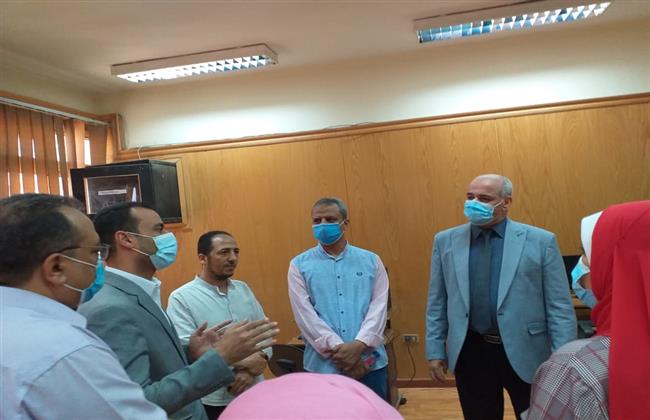 رئيس جامعة الفيوم: غدا...تطعيم كل القائمين على العملية التعليمية في الجامعة المشاركين فى الامتحانات