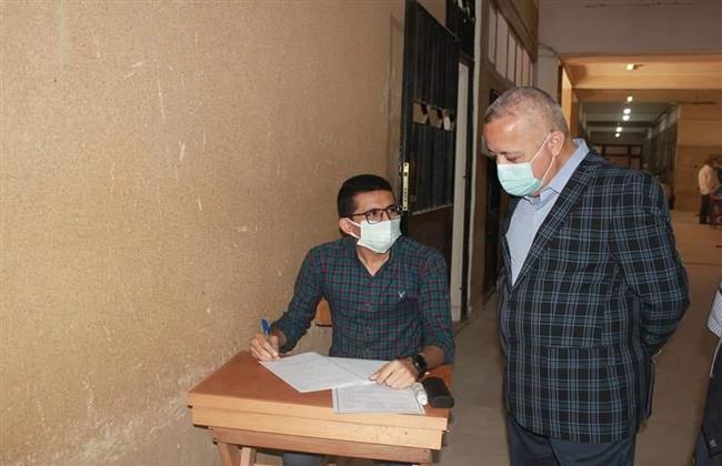 «عيسى»: تطبيق الإجراءات الاحترازية بلجان الامتحانات