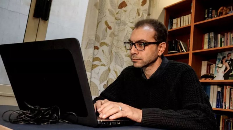 رواد السوشيال ميديا لـ العميل محمد لطفى: «ألاعيبك انكشفت إنت ومراتك»