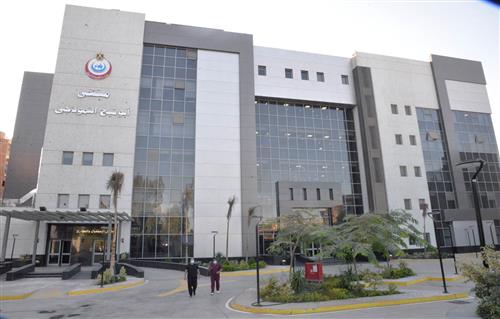 رئيس جامعة أسيوط: انخفاض أعداد مصابي كورونا ووصولهم لـ 40 بالمستشفيات الجامعية