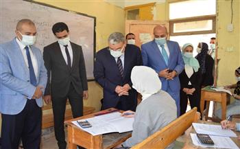   محافظ المنيا يتابع انتظام سير امتحانات الشهادة الإعدادية بعدد من اللجان