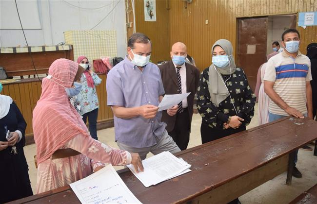 رئيس جامعة سوهاج يتابع أعمال امتحانات نهاية العام بكليتي العلوم والتربية النوعية