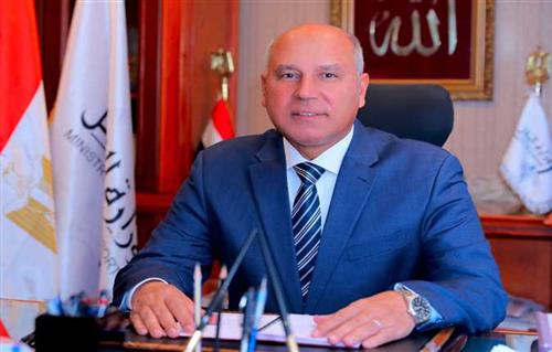 كامل الوزير: افتتاح 3 محاور بطول 100 كم  بتكلفة 3.5 مليار نهاية 2021