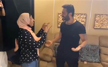 بالفيديو| تامر حسنى يدخل الفرح بقلب مريضة سرطان