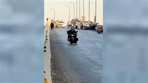 مصرع ربة منزل وإصابة طفلتها إثر تصادم تروسيكل بسيارة أعلى كوبري نجع حمادي
