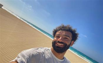   «صلاح» يستمتع بالإجازة على الشواطئ المصرية