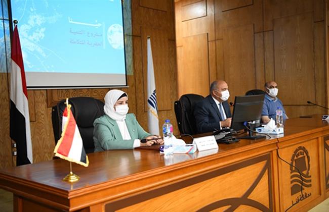 بالصور .." الداودي " يشارك أهالي الحميدات والمعنا جلسة نقاشية  حول مشروع  "حينا"