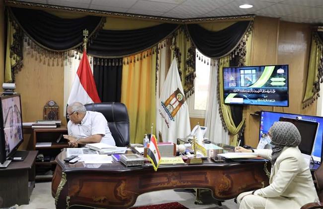 محافظ الوادي الجديد يبحث مشكلة أراضي الشباب بـ«طريق مطار الداخلة»