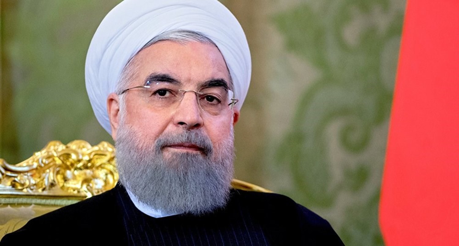 البرلمان الإيراني يتهم روحاني بانتهاك الدستور