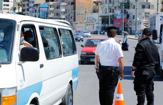 سحب 4837 رخصة لعدم تركيب الملصق الإلكترونى