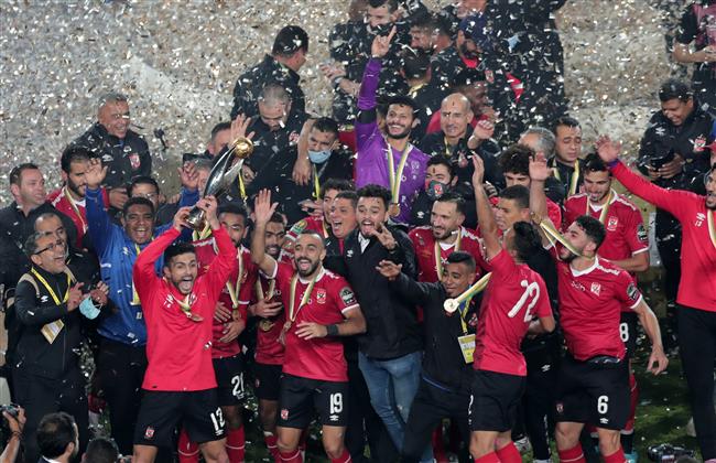 الأهلي يطالب بمكافأة التتويج ببطولة السوبر الإفريقي