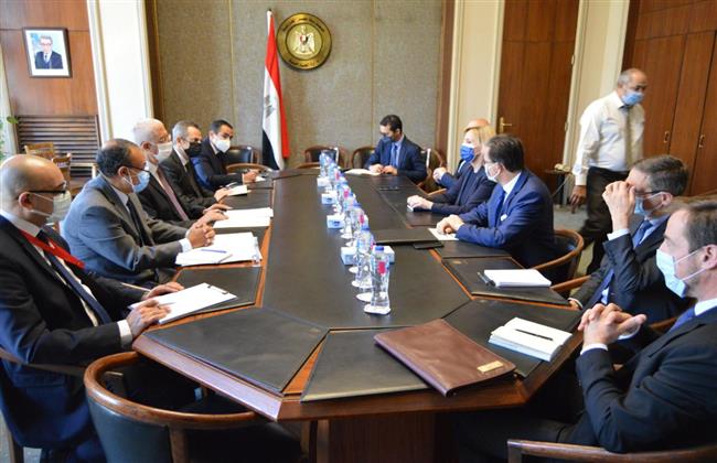 وفد برلماني فرنسي يبحث بالقاهرة التطورات الإيجابية للعلاقات الثنائية 