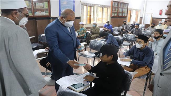 رئيس جامعة الأزهر يتابع امتحان الدراسات العليا بطب البنات