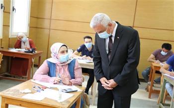رئيس جامعة المنوفية يتابع امتحانات كلية الهندسة 