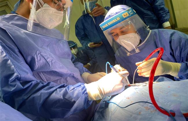   مستشفي سوهاج الجامعي تنقذ حياة رجل مسن مصاب بكورونا 
