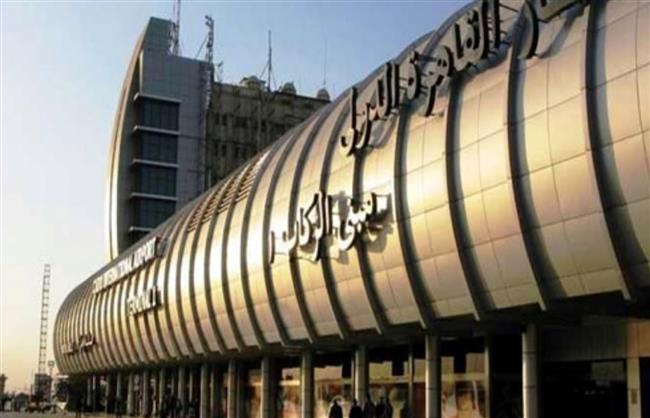 مطار القاهرة يحبط تهريب كمية من المسكنات مع راكب أجنبي