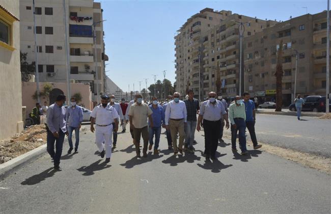 محافظ الجيزة يتفقد أعمال تطوير شارع النيل السياحي ومسار كوبري المريوطية الطائر