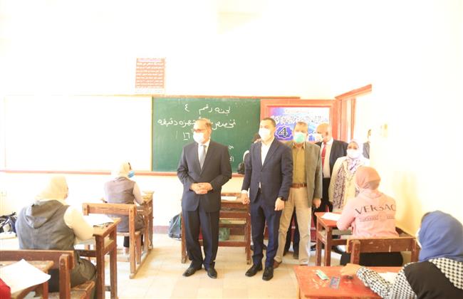 محافظ كفر الشيخ يتفقد لجان الثانوية العامة بـ 4 مدارس