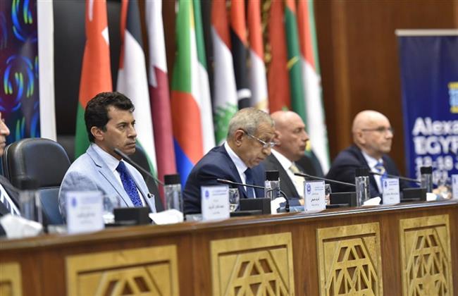 وزير الشباب والرياضة يشيد بدور الأكاديمية العربية  