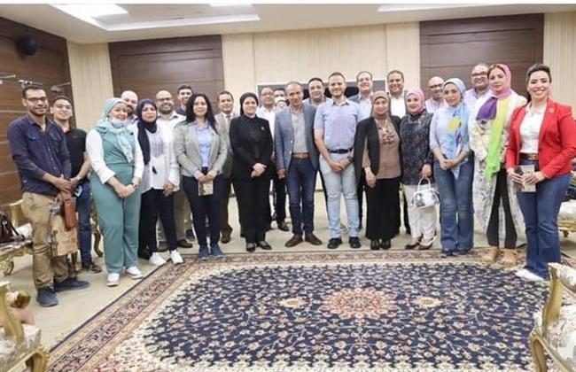 وفد تنسيقية شباب الأحزاب يتفقد معرض القاهرة الدولى للكتاب