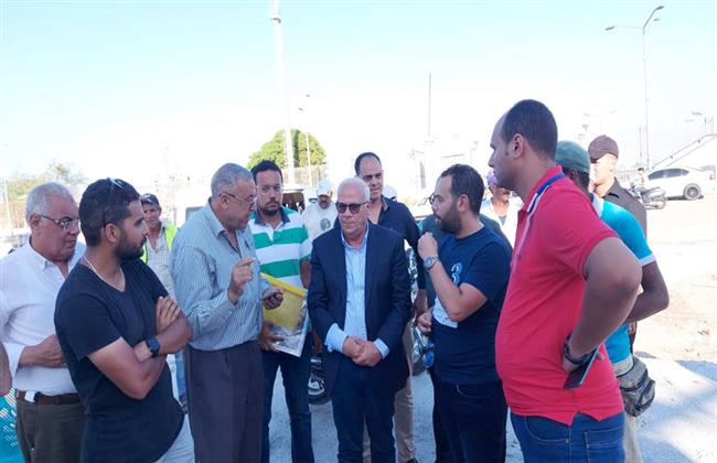 محافظ بورسعيد يتابع تنفيذ مشروع ساحة مصر