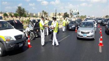   حملات مرورية لرصد السيارات المخالفة  بمحاور القاهرة والجيزة