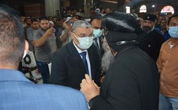سفير قبرص ومحافظ المنيا يشهدان صلاة الجنازة على ضحايا الحرائق