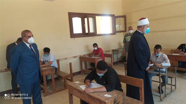 وكيل ورئيس جامعة الأزهر يتفقدان امتحانات الثانوية الأزهرية بالفيوم
