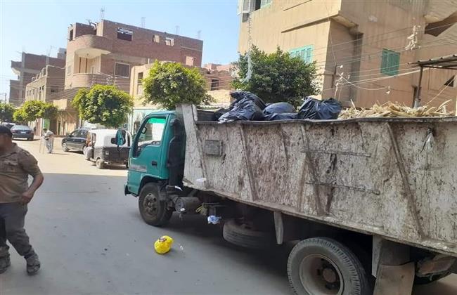 رفع 110 طن قمامة وحملة إشغالات لإعادة المظهر الجمالي لشوارع مدينة سمسطا