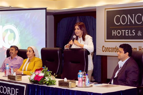 وزيرة الهجرة تعقد ندوة نقاشية مع المشاركين للحديث عن «اتكلم عربي»