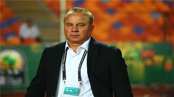 شوقى غريب يستقر على قائمة احتياطية لتفادى أزمة الاستبعاد