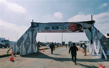 محافظ الشرقية يتابع مع أهالى الحسينية ما تم انجازه فى «حياة كريمة» 