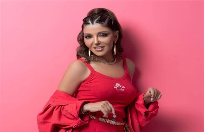 شاهد| سميرة سعيد تطرح «مون شيرى» عبر انستجرام