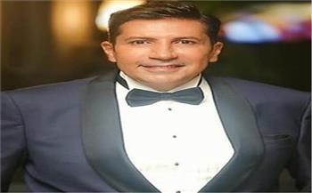 هاني رمزي يبحث عن مواطن قطار منوف وابنته لحضور «أبو العربي» في العيد