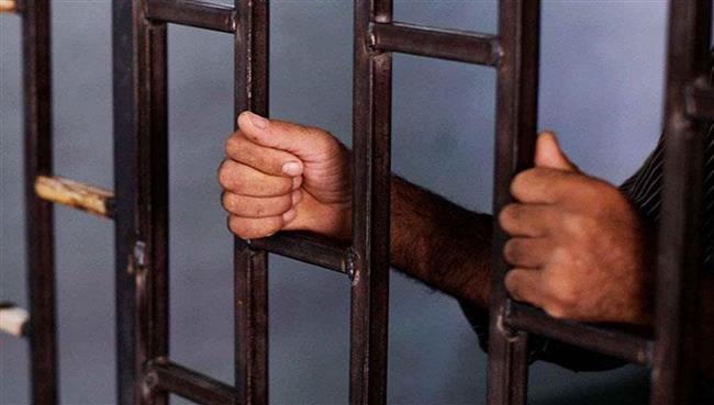 ضبط عاطل بحوزته أسلحة نارية وذخائر ومخدرات بالمرج 