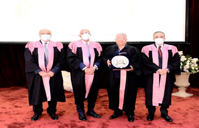 جامعة المنصورة تكرم الدكتور جمال شيحه لحصوله علي جائزة الدولة التقديرية في العلوم