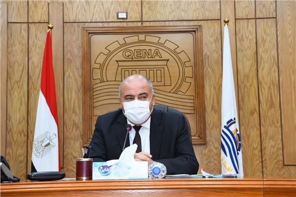 محافظ قنا: فتح المجازر لذبح الأضاحي مجانًا للمواطنين