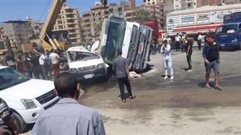 إصابة 16 شخصاً في حادث تصادم بصحراوي المنيا