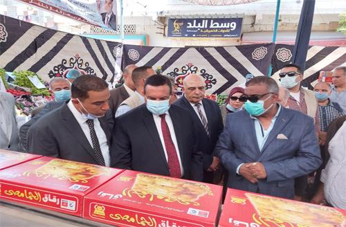 محافظ البحيرة يفتتح 4معارض للسلع الغذائية واللحوم باسعار مخفضة