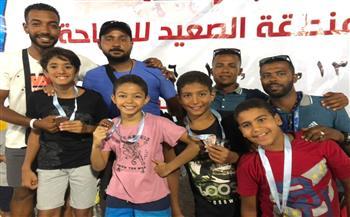 95 ميدالية و 6 كئوس لنادي المنيا ببطولة الصعيد للسباحة