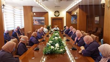 محافظ بورسعيد يلتقى عمال النظافة بالديوان العام ويقدم التهنئة بعيد الأضحى