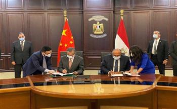   وزير الخارجية ونظيره الصيني يوقعان اتفاقا لإنشاء لجنة التعاون الحكومية المشتركة