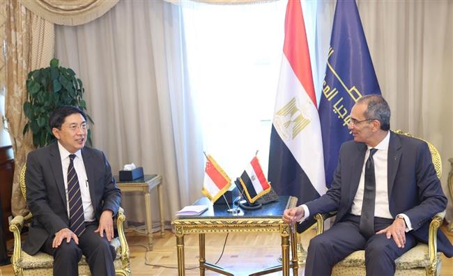 مصر وسنغافورة يبحثان تعزيز التعاون في تكنولوجيا المعلومات