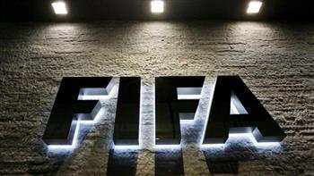   «فيفا» يكشف حقيقة تغيير قواعد كرة القدم