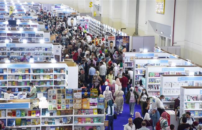 8556 نسخة مبيعات هيئة الكتاب فى أول أيام معرض القاهرة الدولى 