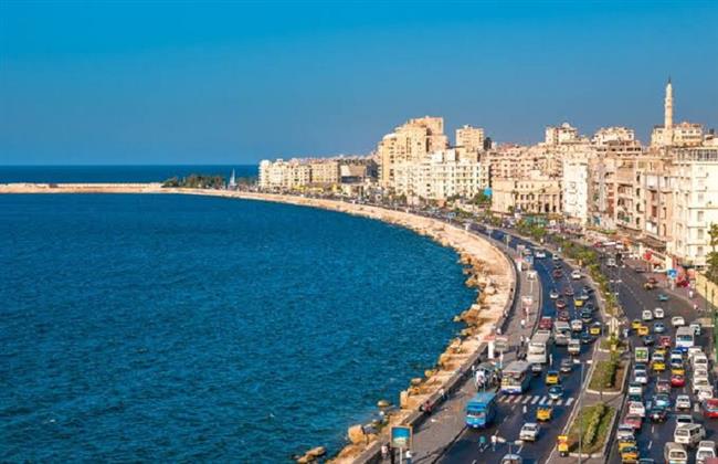 «الشريف»: غرامات مالية جديدة على 14 من مستأجرى الشواطئ بالإسكندرية